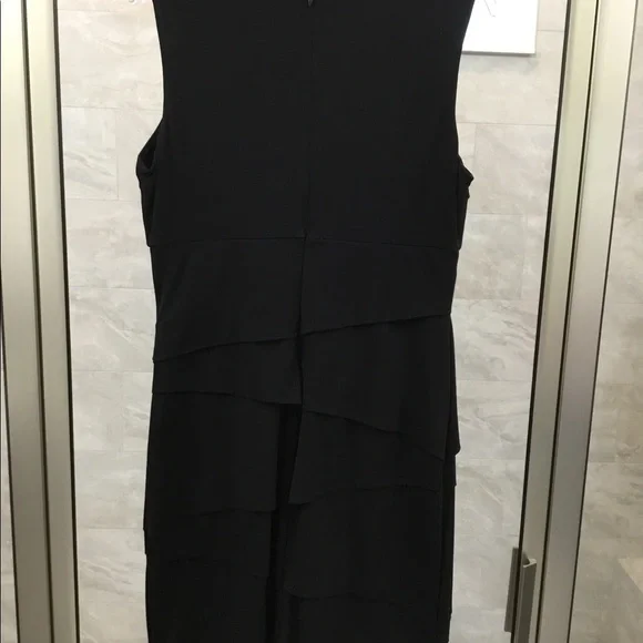 White House Black Market “LBD” - Picture 4 of 6